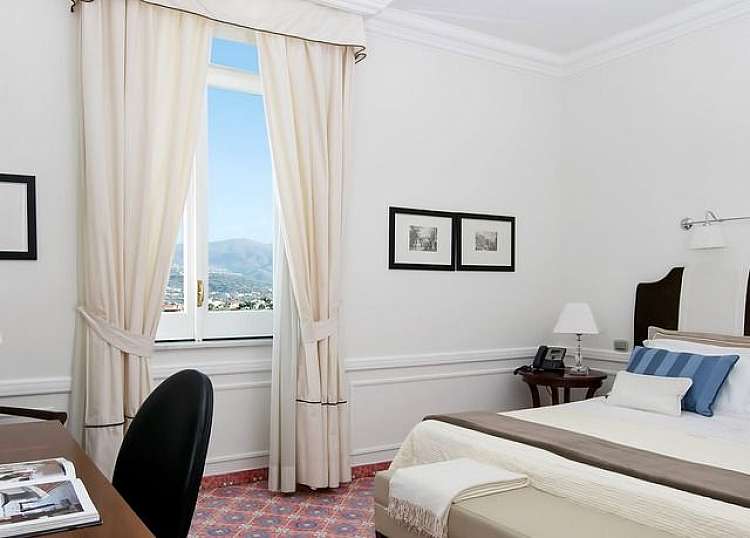 Vacanza a Castellammare di Stabia in Hotel a 4*