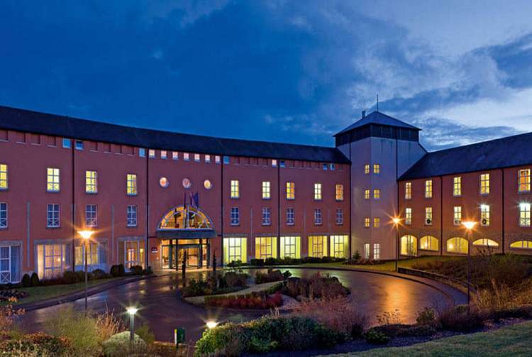 Esterno Hotel Mercure Luxembourg Kikuoka Golf & Spa