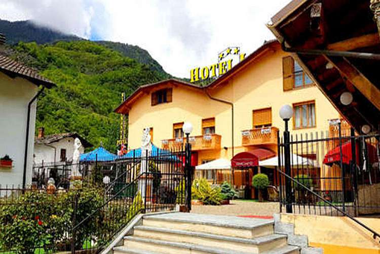 Esterno Hotel Lion