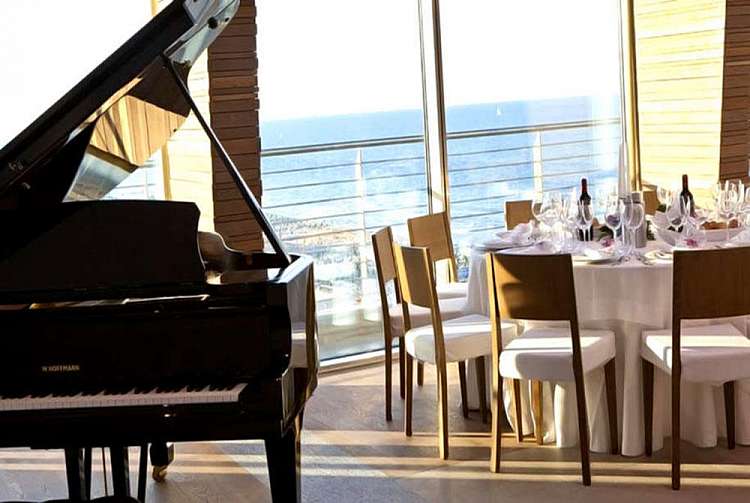 sala da pranzo hotel vista mare