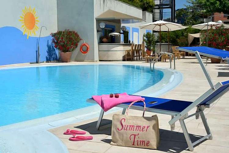 Piscina hotel