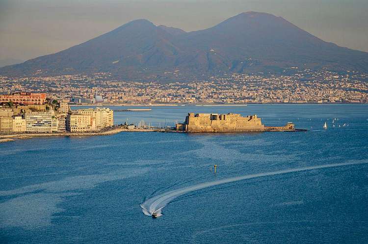Weekend a Napoli: una fuga indimenticabile nella città dei presepi