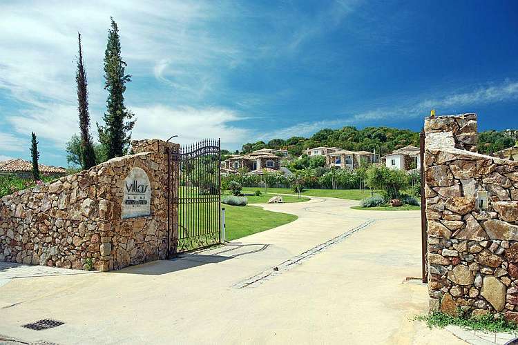 Hotel Villas Resort: porta la tua famiglia a Costa Rei per l’estate 2019, la pensione completa è in regalo!