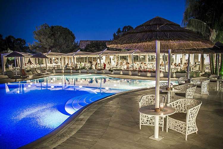 Hotel Villas Resort: porta la tua famiglia a Costa Rei per l’estate 2019, la pensione completa è in regalo!