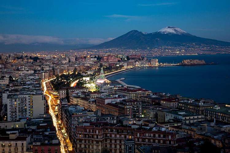 Offerte San Valentino Napoli: la città partenopea ti aspetta da soli 42 euro