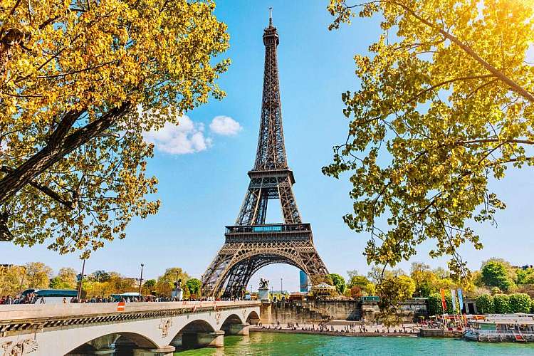 Offerte voli Parigi: voli A/R + assicurazione + zaino da 118 euro