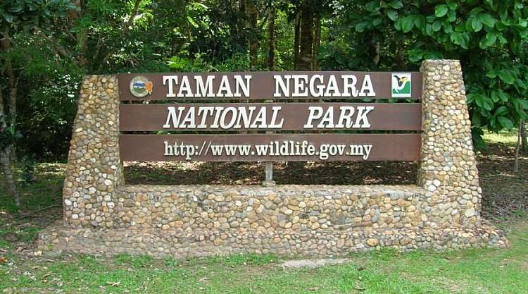 MALESIA - Lumpur, Capitale, Jungla e Mare-metropoli e tradizioni.