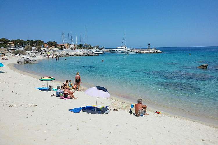 Corsica: pacchetti appartamento 2 pax + nave inclusa da € 450!
