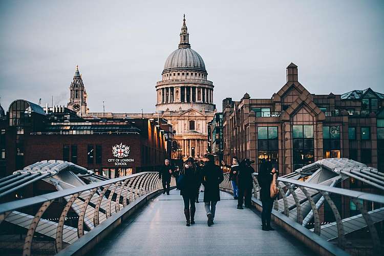 Londra: Millenium Bridge