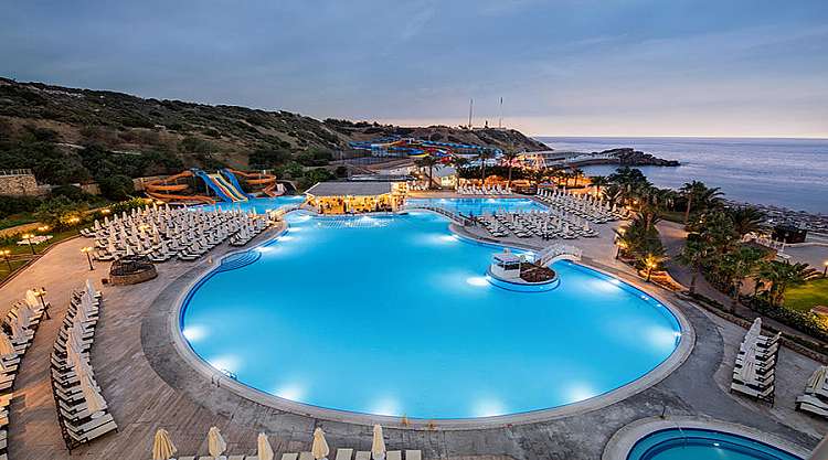 piscina vista dall'alto