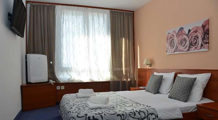 NOVALJA (CROAZIA) AGOSTO in bus gt+7 notti mezza pensione in hotel***