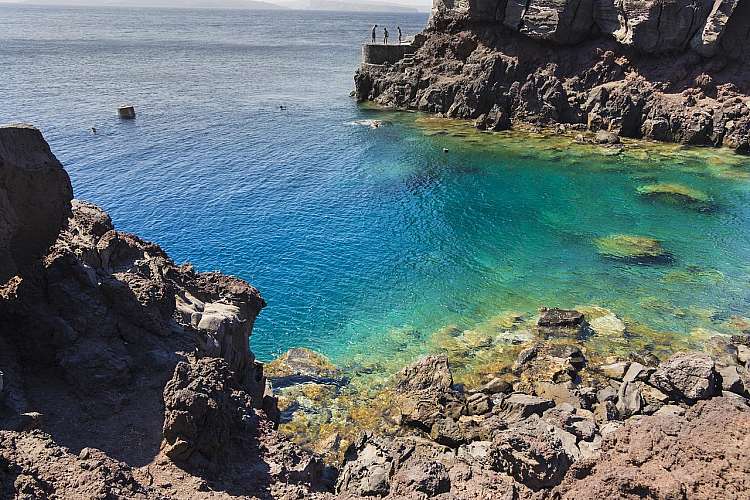 Mare turchese a Santorini