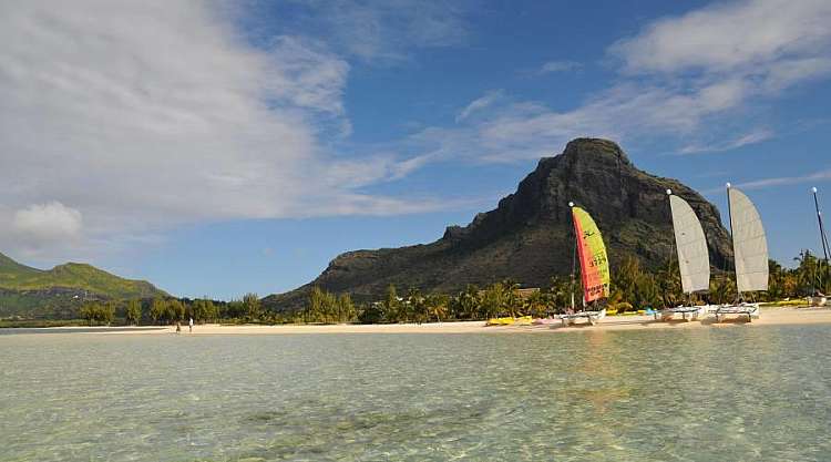 Scopri Mauritius in liberta' con auto a noleggio inclusa