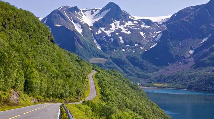 viaggiando lungo i fiordi