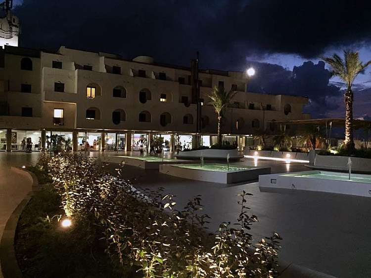 VISTA HOTEL