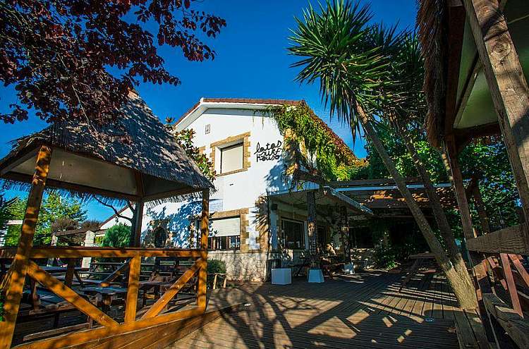 Surf Camp in Spagna: Somo e l'Atlantico ti aspettano da soli 292 euro