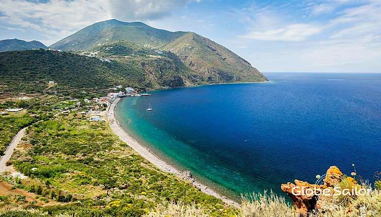 Una crociera di 8 giorni per scoprire le isole Eolie: da 1.250 euro