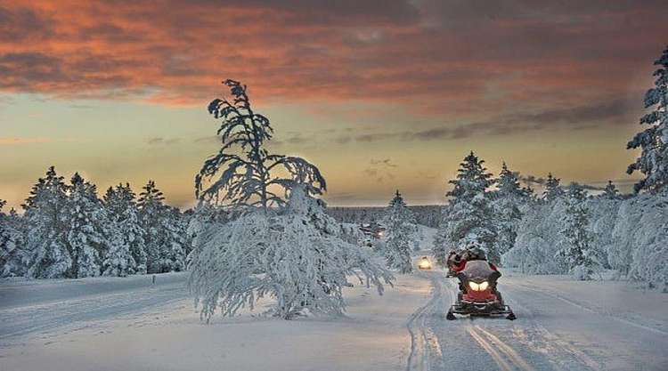 Igloo di Vetro e caccia all'Aurora Boreale (4 giorni) da € 1395 a pax