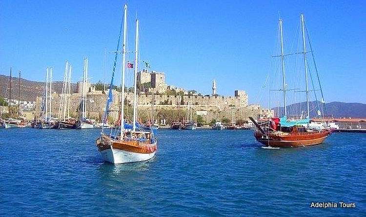 Tour Cappadocia e Caicco: tra i camini di fata e la costa turchese