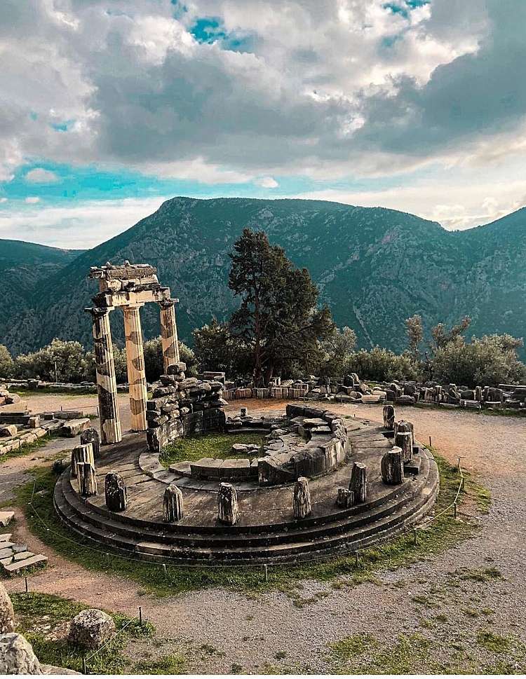 Tour di Delfi, Meteora e Atene: i luoghi simbolo della Grecia classica
