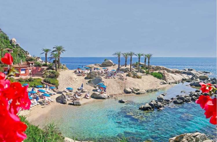 Vista mare-villaggio