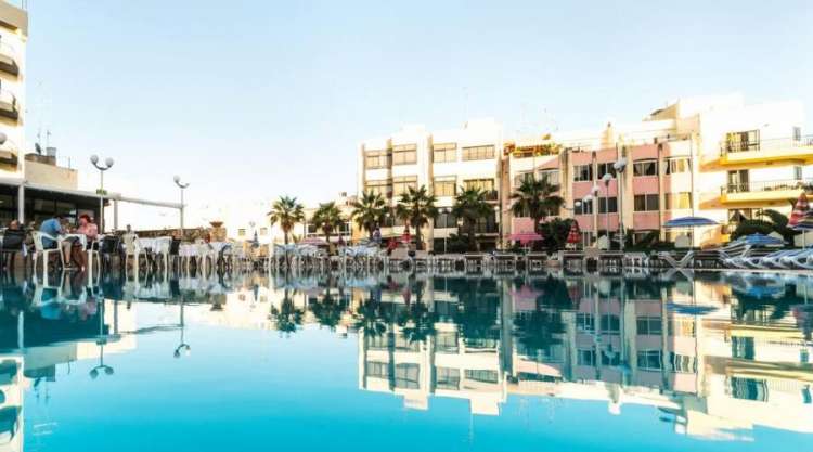 Piscina dell'hotel
