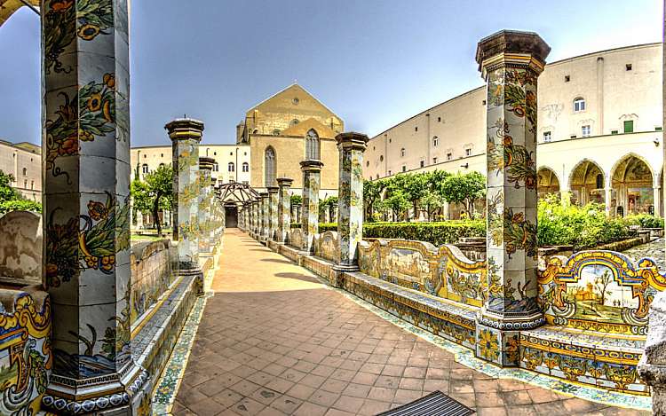 Tour classico di Napoli, la metropoli dai mille colori e tradizioni