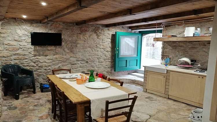 FORNELLI, IL BORGO MOLISANO DA ASSAPORARE E SCOPRIRE A PASSO D'ASINO!