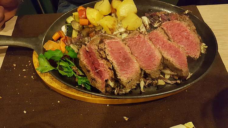 FORNELLI, IL BORGO DELLE SETTE TORRI IMMERSO TRA GLI ULIVI