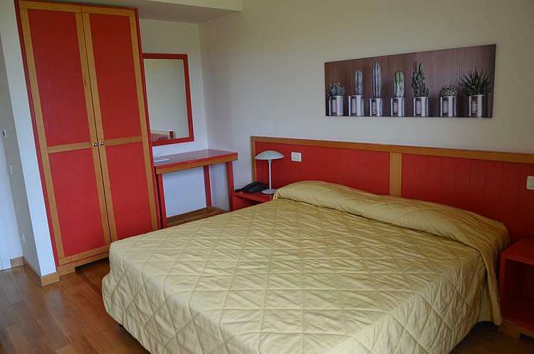 Soggiorno a Alberobello e Self drive in Puglia 6G con guida privata