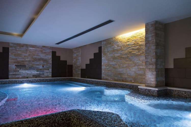 Piscina termale interna