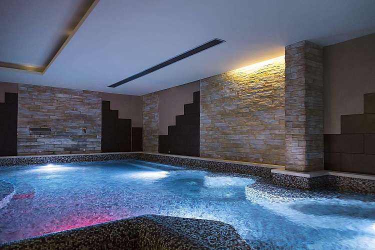 Piscina termale interna