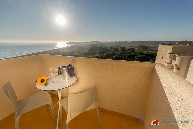 CAMERA CON BALCONE