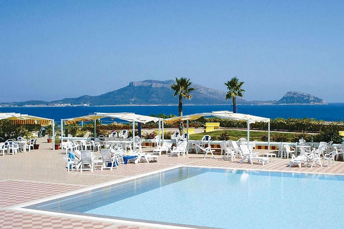 Baia Aranzos Club Hotel in Sardegna da 739 euro