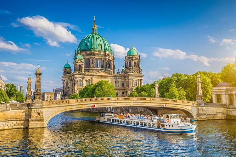 Voli a/r a Dicembre per Berlino da 42 euro