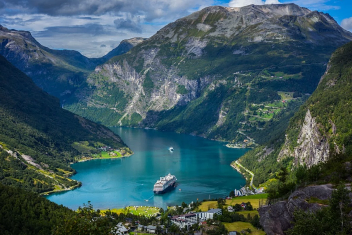 Crociera nel Nord Europa tra i magnifici Fiordi e la Trollstigen