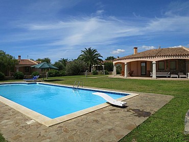 Sogni un mare da cartolina e non ne puoi più della vita in appartamento? Prenota...