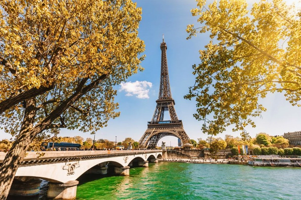 Weekend a Parigi: offerta 2 notti + voli per 2 persone da 432 euro