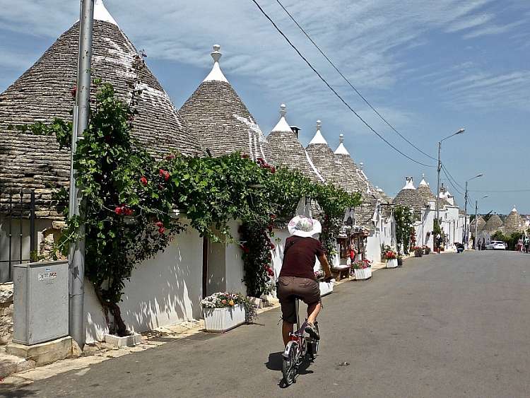 Trulli di Alberobello, Sassi di Matera e Ostuni con Valentina