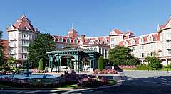Francia: Parigi, Disneyland Hotel, pochi passi dall'ingresso del Parco