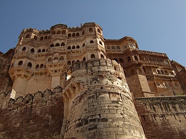 Viaggio “etnico” nel Rajasthan, dal Taj Mahal a Varanasi solo colazione