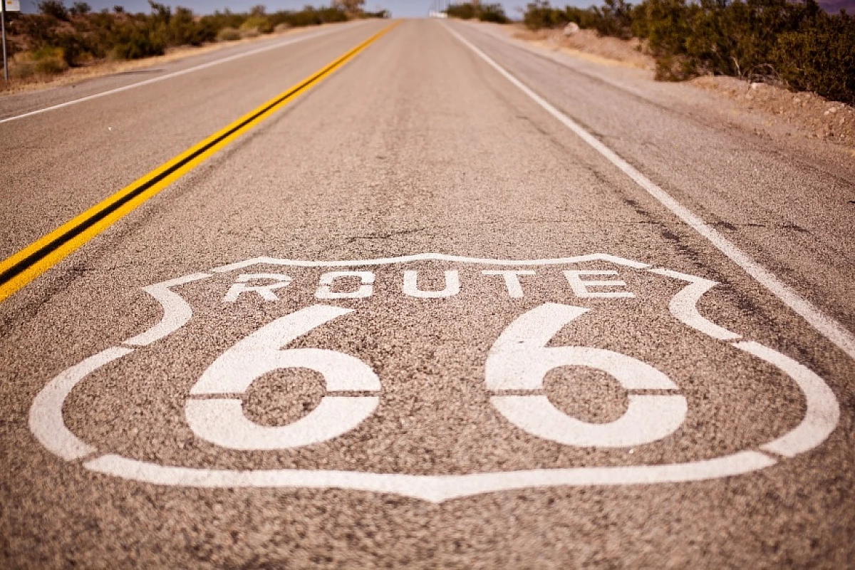 Stati Uniti on the road. La leggendaria Route 66, simbolo americano.