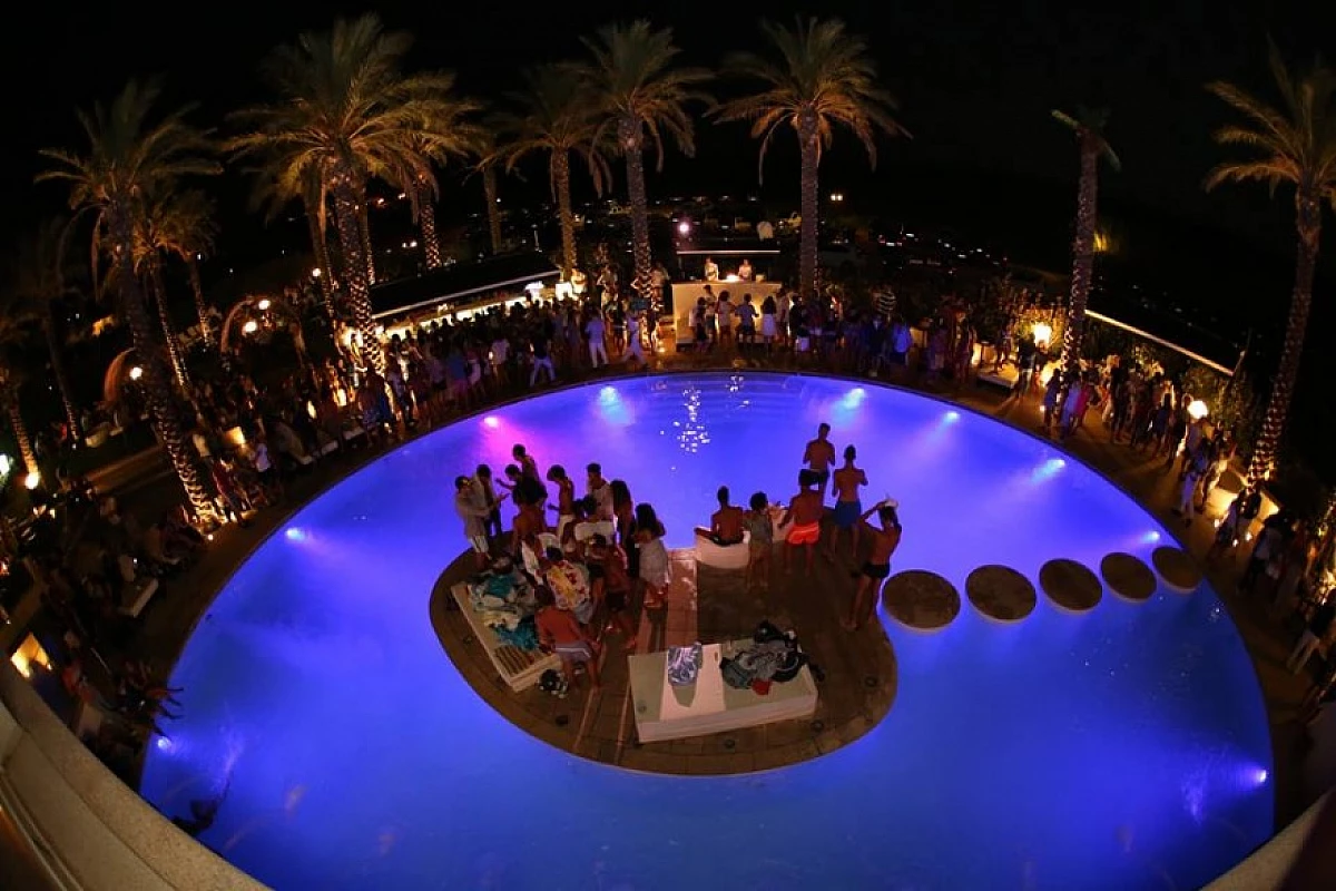 Relax al mare di Sardegna con un gruppetto di amiche