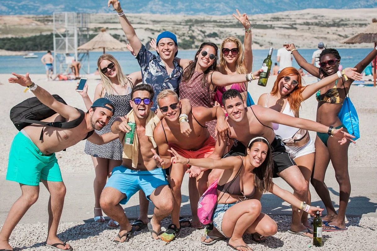 NOVALJA (Croazia) la nuova Ibiza: bus+7 notti in appart. da 199 € p.p