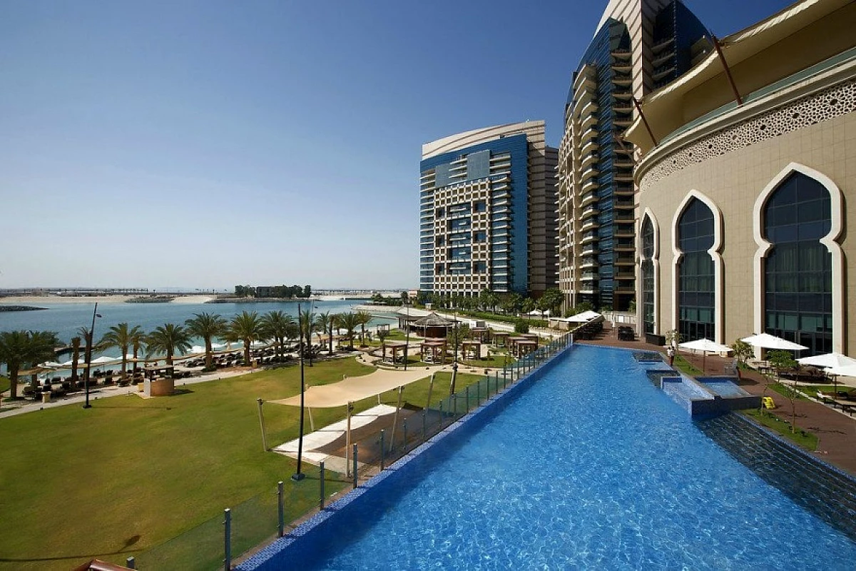 Bab Al Qasr di Abu Dhabi: 5 notti + voli e trasferimenti da soli 900€