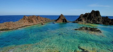 ISOLE PELAGIE: LINOSA, ISOLA DI NICCHIA COLORATA PARTICOLARE FRIZZANTE