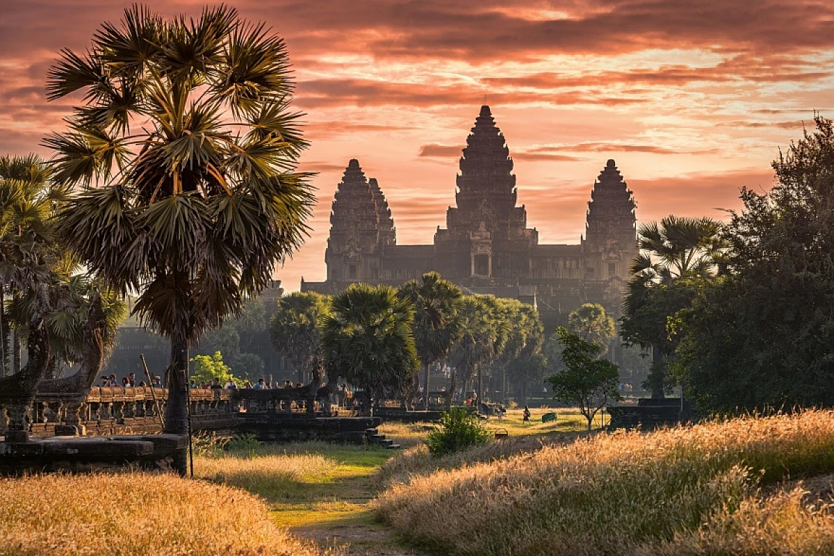 ASIATICA TRAVEL - GRAN TOUR AI TEMPLI DI ANGKOR 10 GIORNI DA 730 EURO