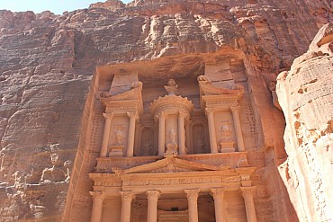 Giordania Classica, Petra, Deserto e Sorgenti Termali