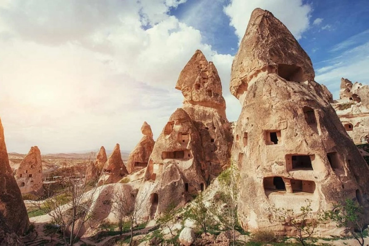 Tour classico della Cappadocia, tra valli colorate e i camini di fata