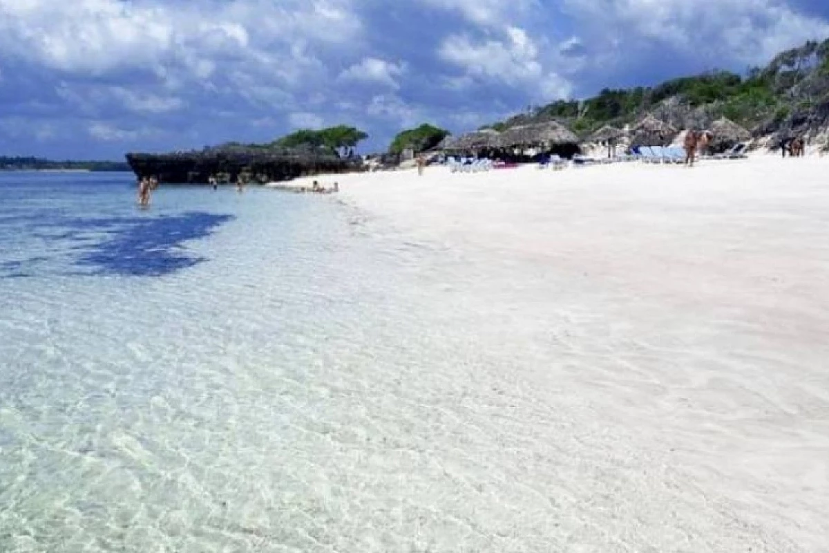 Africa KENYA le belle spiagge bianche dell'Oceano Indiano